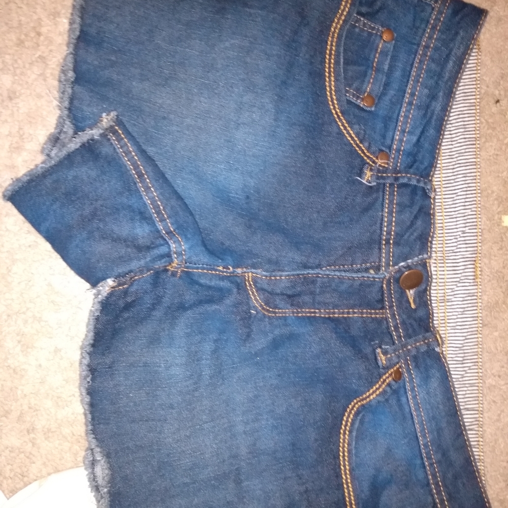 Capris - Picture 8 of 8